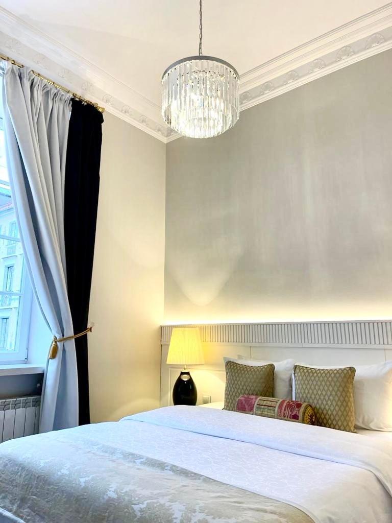 Luxury Suites & Apartments Mondrian Market Square II Варшава Номер фото