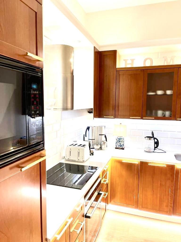 Luxury Suites & Apartments Mondrian Market Square II Варшава Номер фото